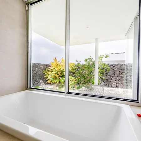 Villa Veiga With Heated Pool