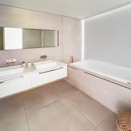 Villa Veiga With Heated Pool *